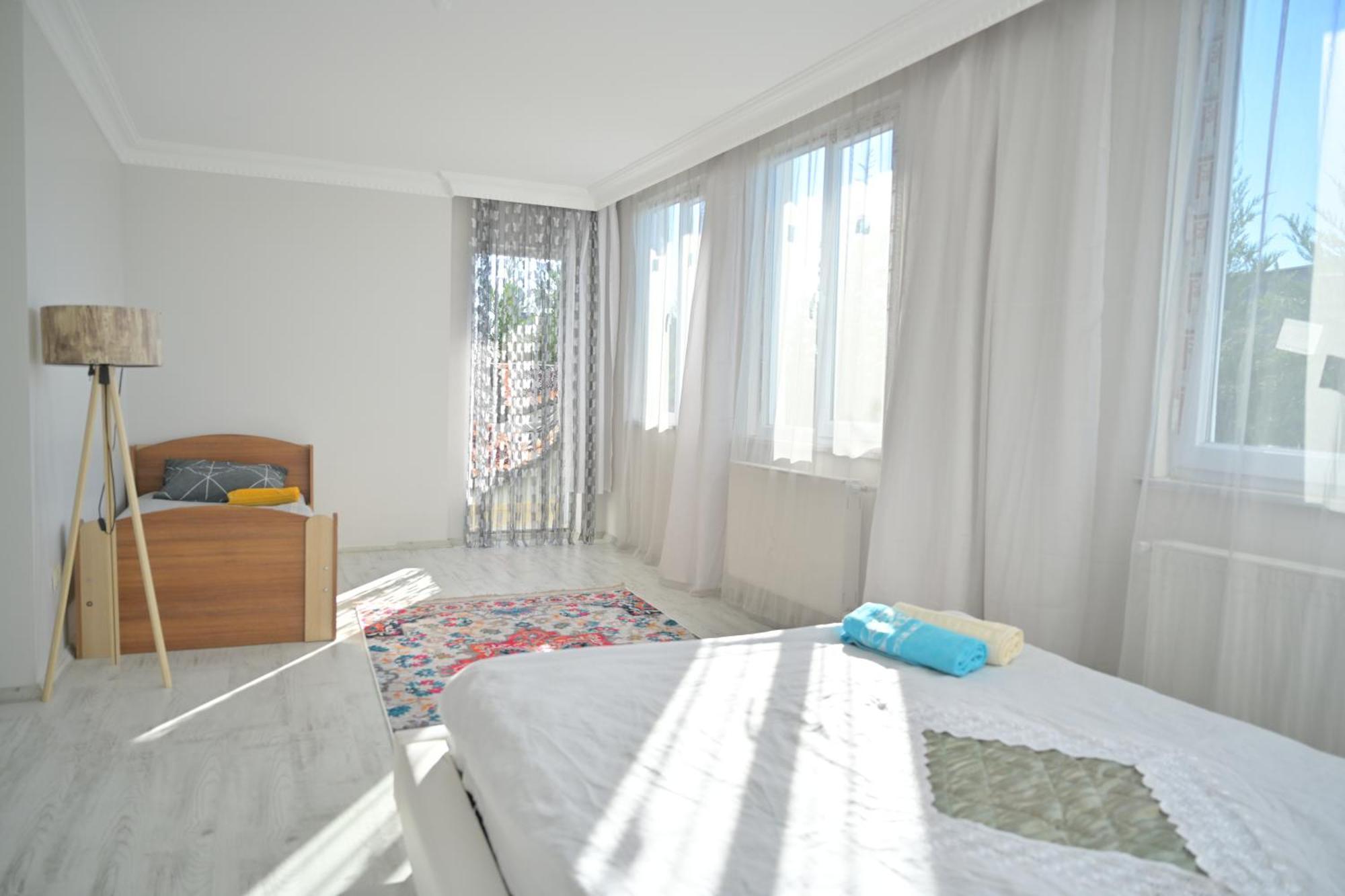 Ahmet Teacher Hotel,6 Minutes From The Airport Arnavutkoy Exterior photo